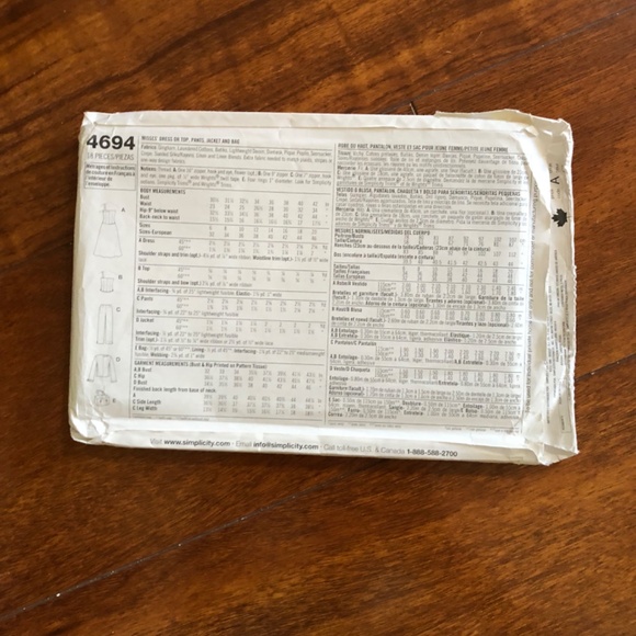 4 Dress Sewing Patterns Young Woman - Picture 12 of 13